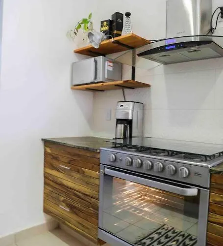 Lovely 2 Bdrm In Gated Community & Pool View Apartament *