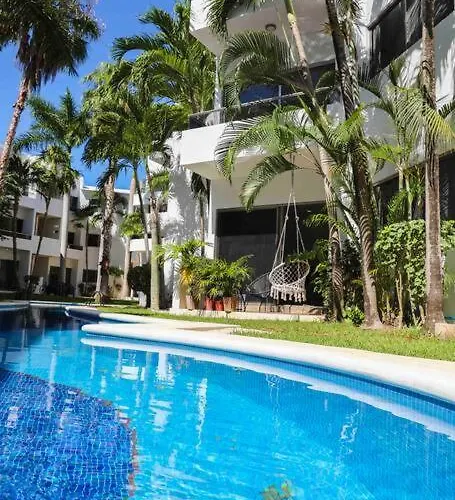 Lovely 2 Bdrm In Gated Community & Pool View Playa del Carmen
