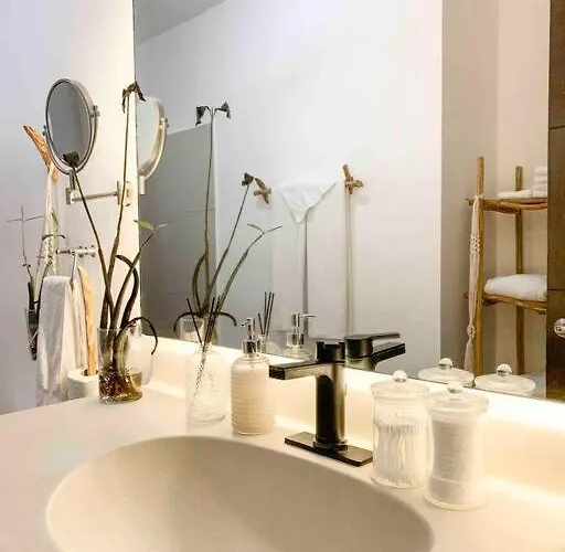 Apartament Lovely 2 Bdrm In Gated Community & Pool View