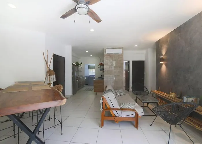 Lovely 2 Bdrm In Gated Community & Pool View Apartament