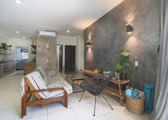 Apartament Lovely 2 Bdrm In Gated Community & Pool View Playa del Carmen