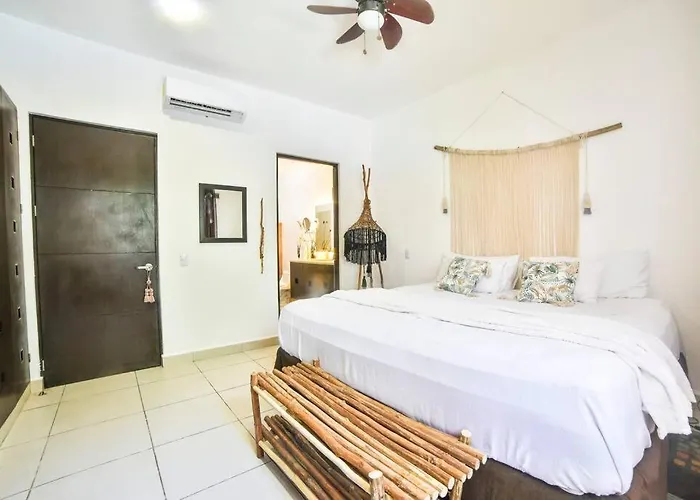 Apartament Lovely 2 Bdrm In Gated Community & Pool View