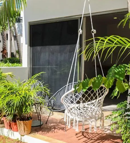 Lovely 2 Bdrm In Gated Community & Pool View Apartament Playa del Carmen