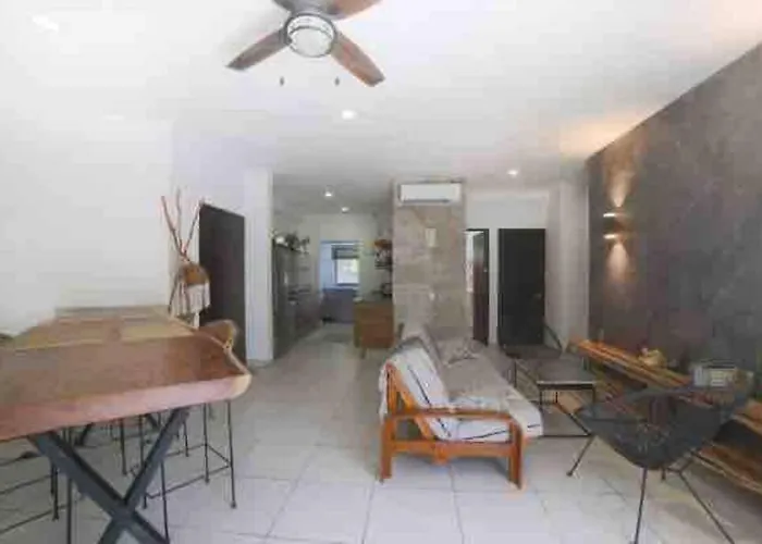 Lovely 2 Bdrm In Gated Community & Pool View