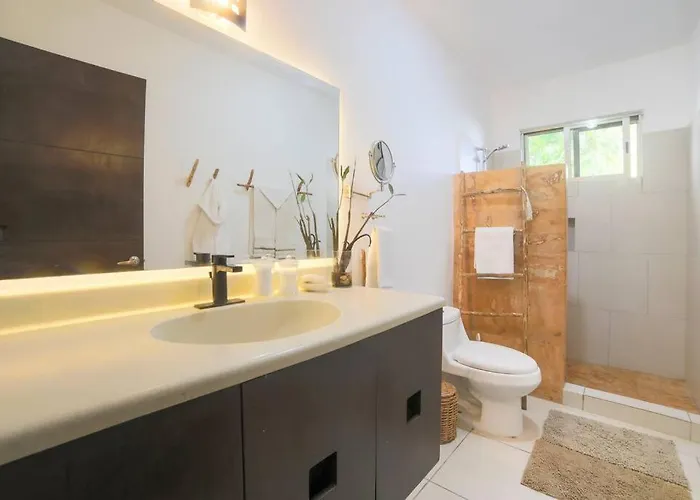 Lovely 2 Bdrm In Gated Community & Pool View Apartament