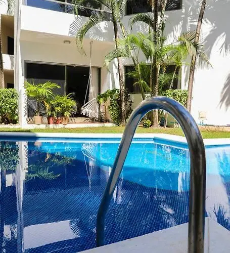Lovely 2 Bdrm In Gated Community & Pool View Playa del Carmen