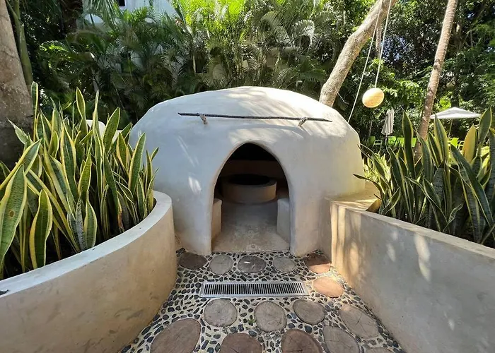 Lovely 2 Bdrm In Gated Community & Pool View * Playa del Carmen