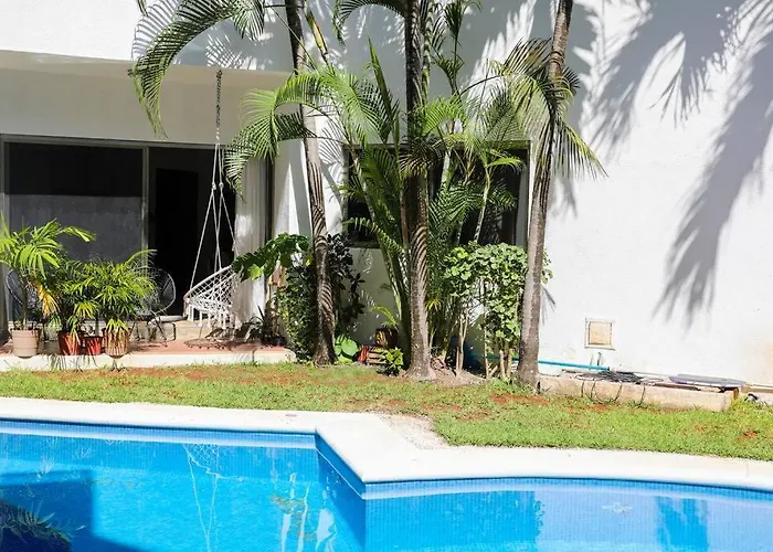 Lovely 2 Bdrm In Gated Community & Pool View