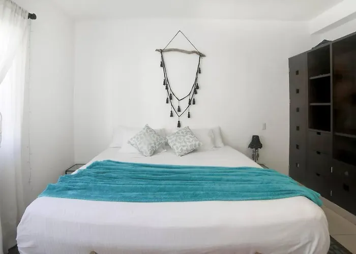 Lovely 2 Bdrm In Gated Community & Pool View