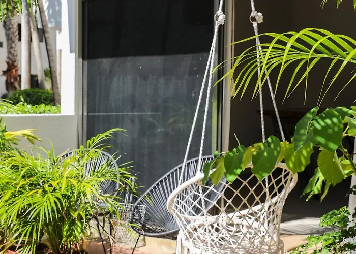 Apartament Lovely 2 Bdrm In Gated Community & Pool View *
