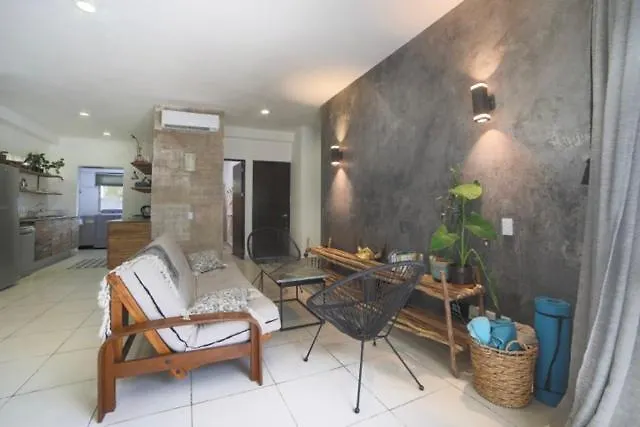 Lovely 2 Bdrm In Gated Community & Pool View Apartamento Playa del Carmen
