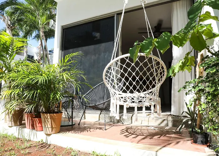 Lovely 2 Bdrm In Gated Community & Pool View Playa del Carmen